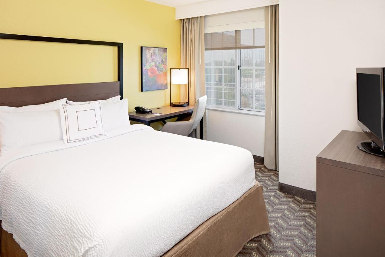 Residence Inn By Marriott Tysons Tysons Corner Exterior foto